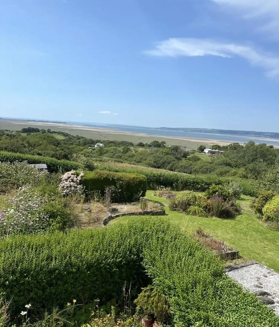 Burry House North Gower Villa Llanmorlais 0*,