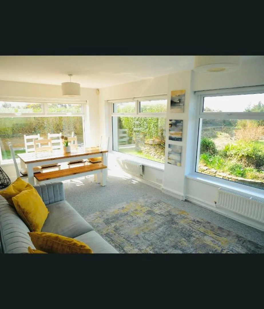 Burry House North Gower Villa Llanmorlais Holiday home