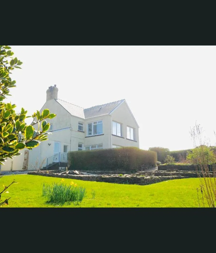 Burry House North Gower Villa Llanmorlais 0*,  United Kingdom