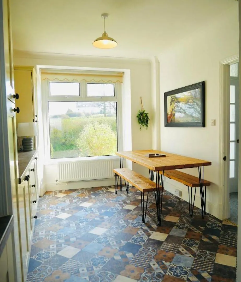 Burry House North Gower Villa Llanmorlais Holiday home
