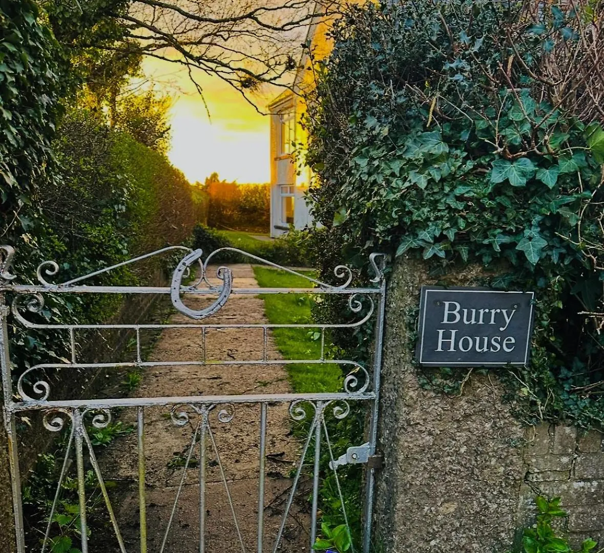 Burry House North Gower Villa Llanmorlais United Kingdom